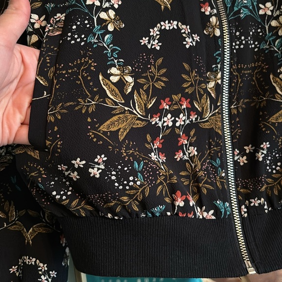 Chelsea & Theodore light jacket - Picture 3 of 5